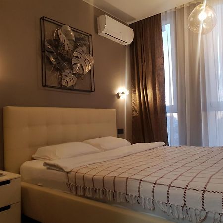 Nyvky Like Home - Fayna Town - Apt 398 Kiev Bilik gambar